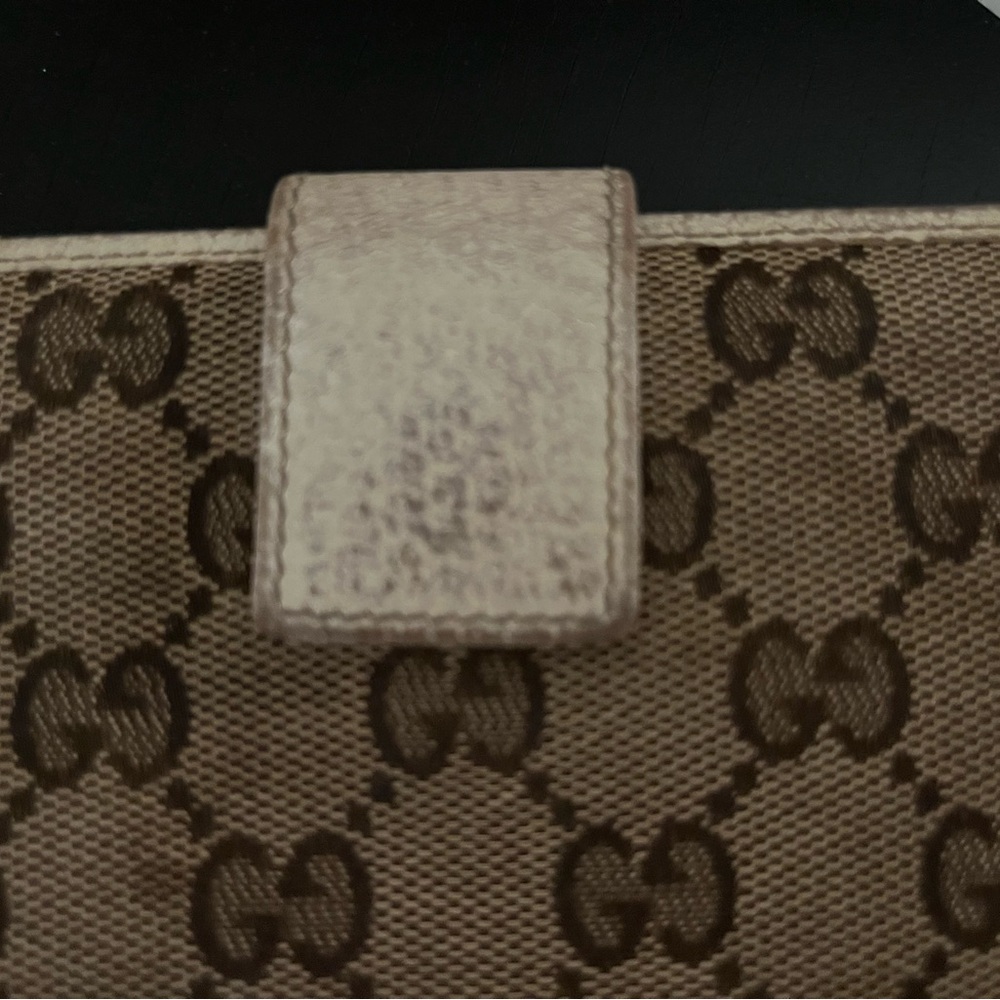 Gucci Beige and Brown Monogram Wallet - Picture 2 of 10